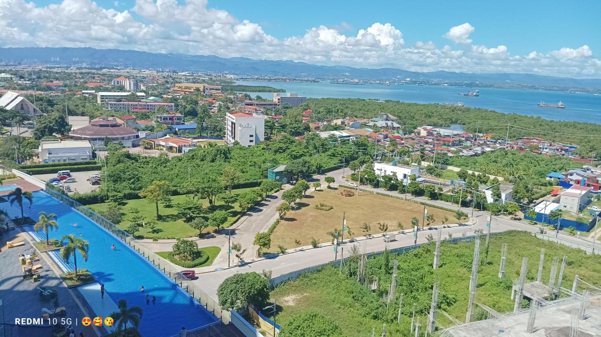 Mactan Newtown Beach Condo Lapu-Lapu City Buitenkant foto